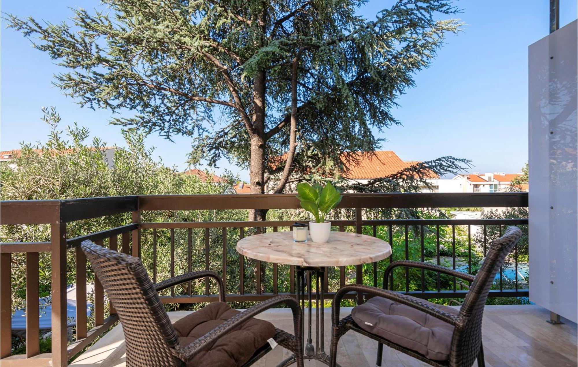 Awesome Apartment In Makarska With Wifi Luaran gambar